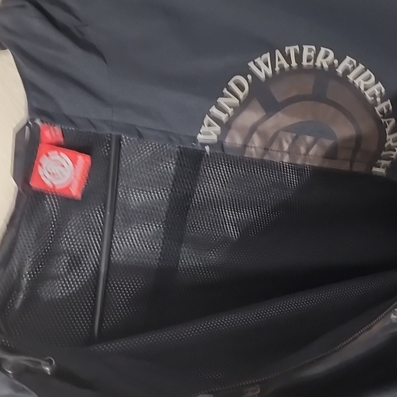 Element skateboards wind breaker - Picture 3 of 3